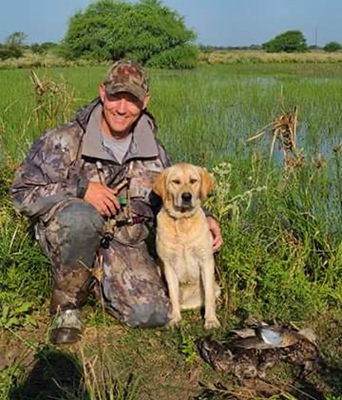 Hunting Dogs Bridge City TX Retrievers For Warriors Andrew Comtois & Dakota Hunting